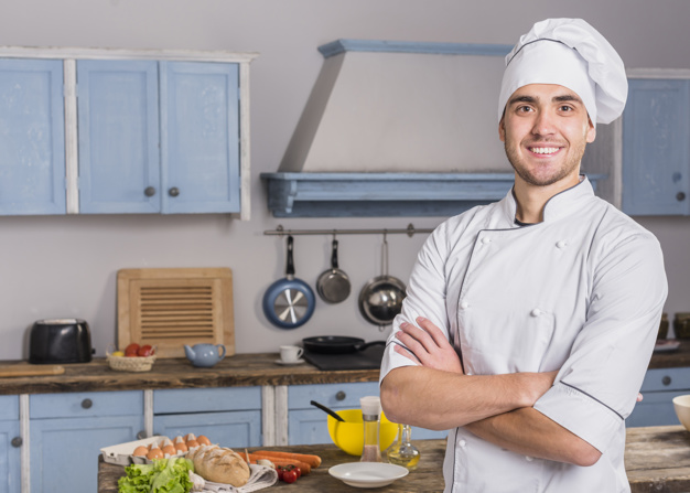 portrait chef kitchen 23 2148006345 - 13 Ideias de Negócios Com BAIXO INVESTIMENTO